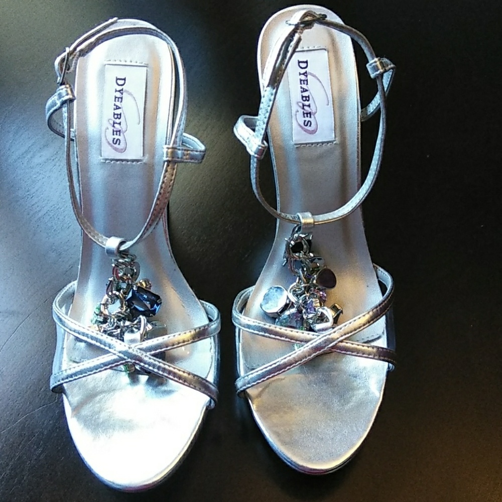 Dyeables “Maria” Silver Platform Sandals – Size 9.5B - Picture 12 of 16